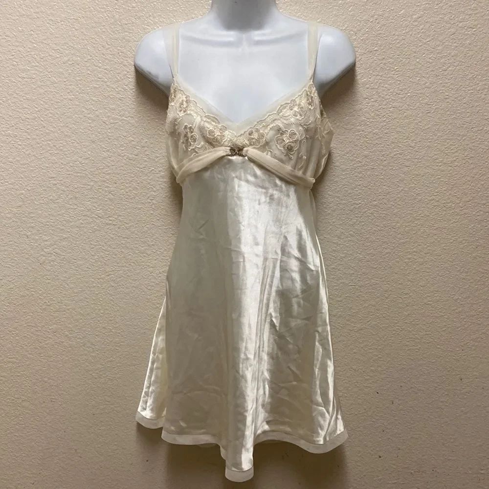 Flora Flora Nikrooz Satin and Lace Chemise Large